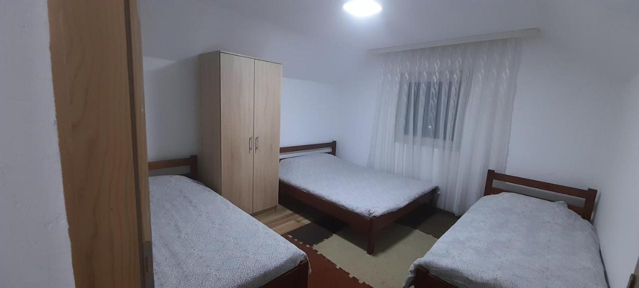 Breti'S Guesthouse Vuthaj Eksteriør billede