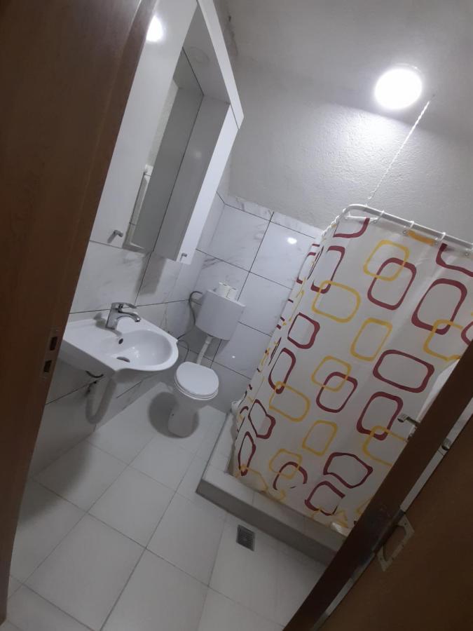 Breti'S Guesthouse Vuthaj Eksteriør billede