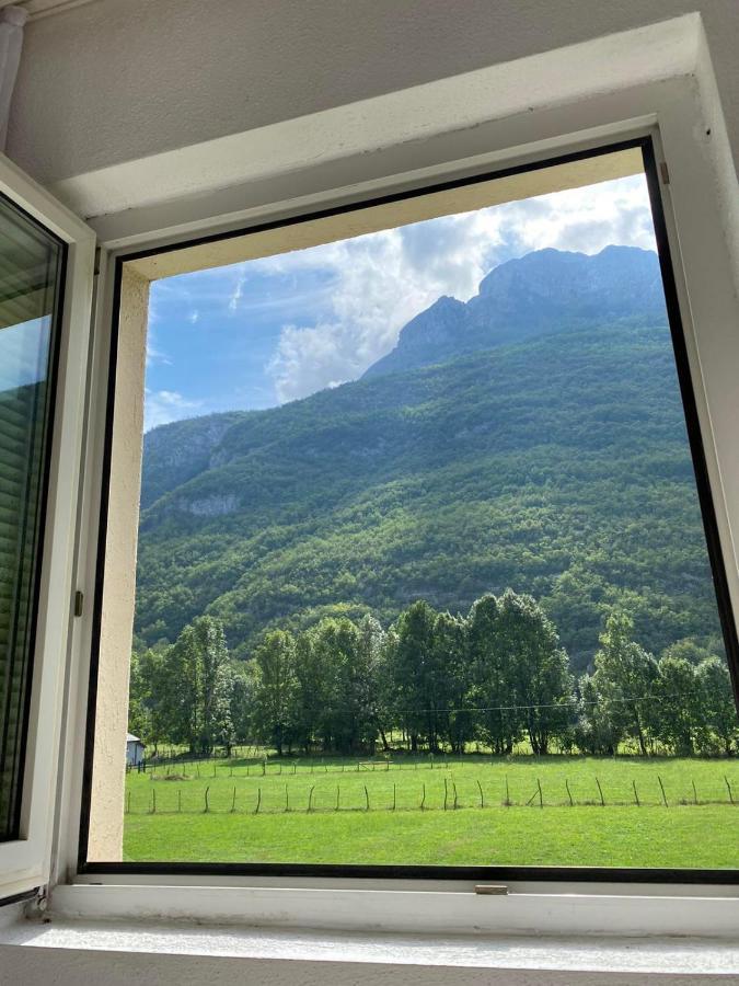 Breti'S Guesthouse Vuthaj Eksteriør billede