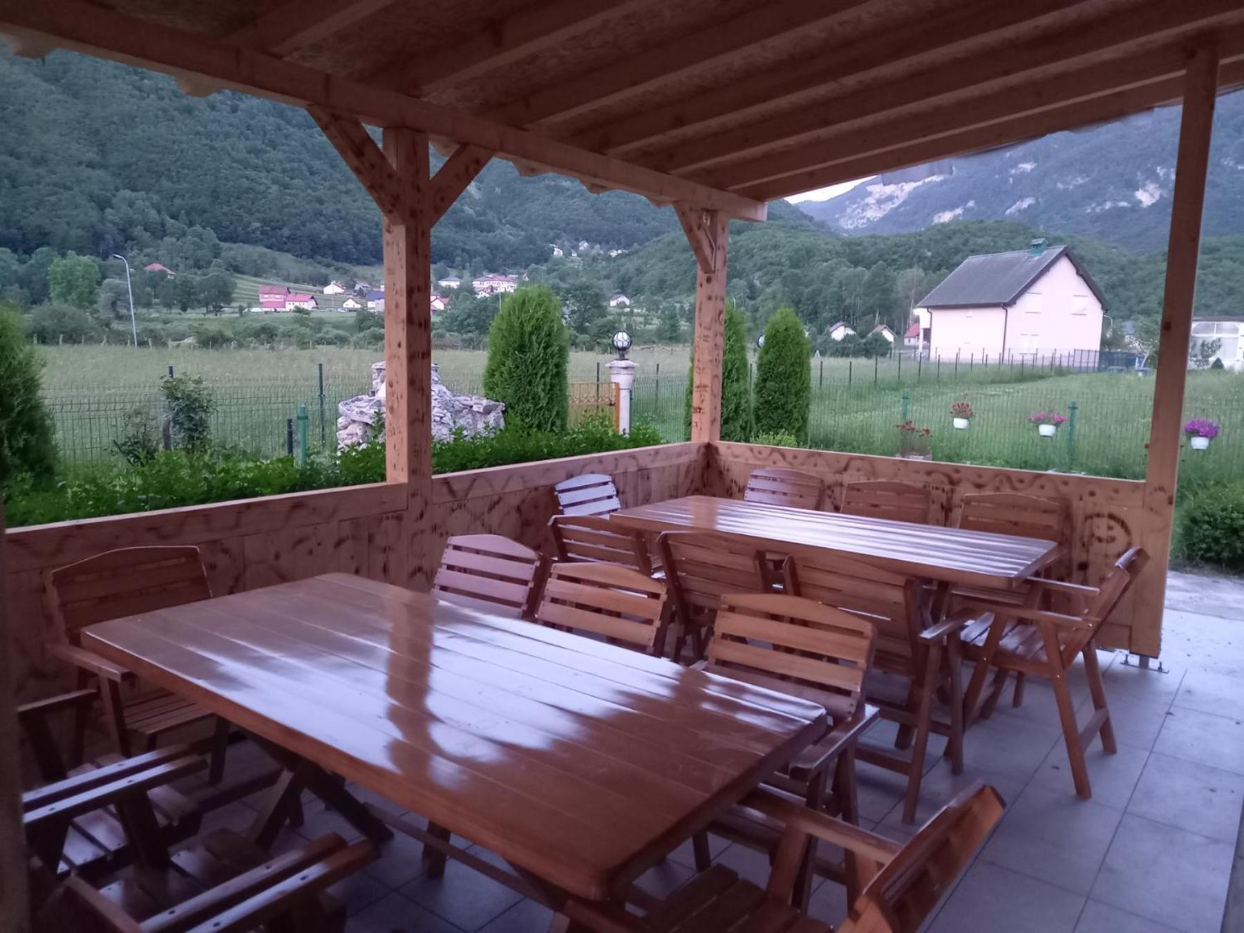 Breti'S Guesthouse Vuthaj Eksteriør billede